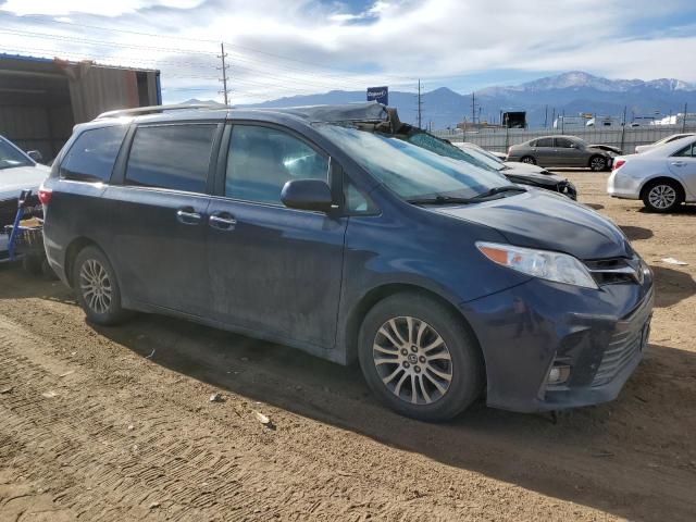 Photo 3 VIN: 5TDYZ3DC6JS913391 - TOYOTA SIENNA XLE 