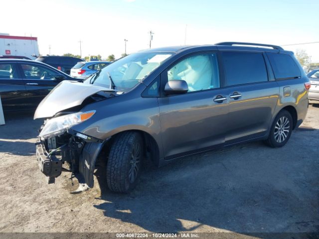 Photo 1 VIN: 5TDYZ3DC6JS940168 - TOYOTA SIENNA 