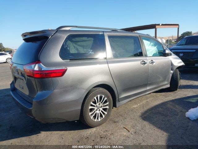 Photo 3 VIN: 5TDYZ3DC6JS940168 - TOYOTA SIENNA 