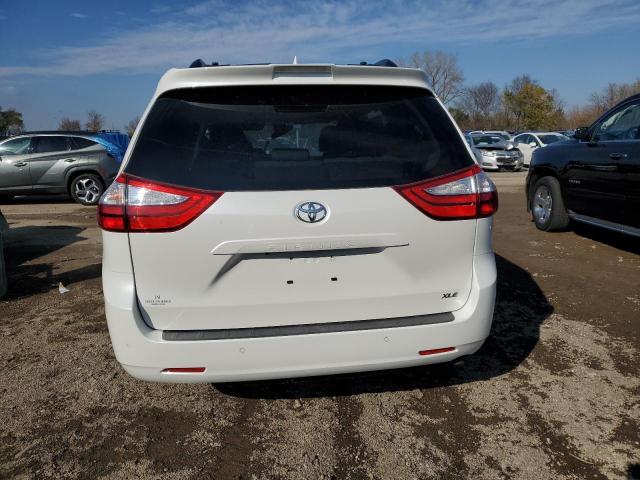 Photo 5 VIN: 5TDYZ3DC6JS952398 - TOYOTA SIENNA VAN 