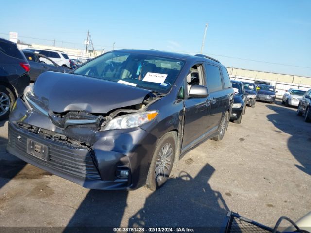 Photo 1 VIN: 5TDYZ3DC6JS965880 - TOYOTA SIENNA 