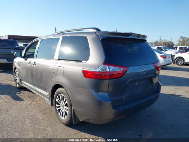 Photo 2 VIN: 5TDYZ3DC6JS965880 - TOYOTA SIENNA 