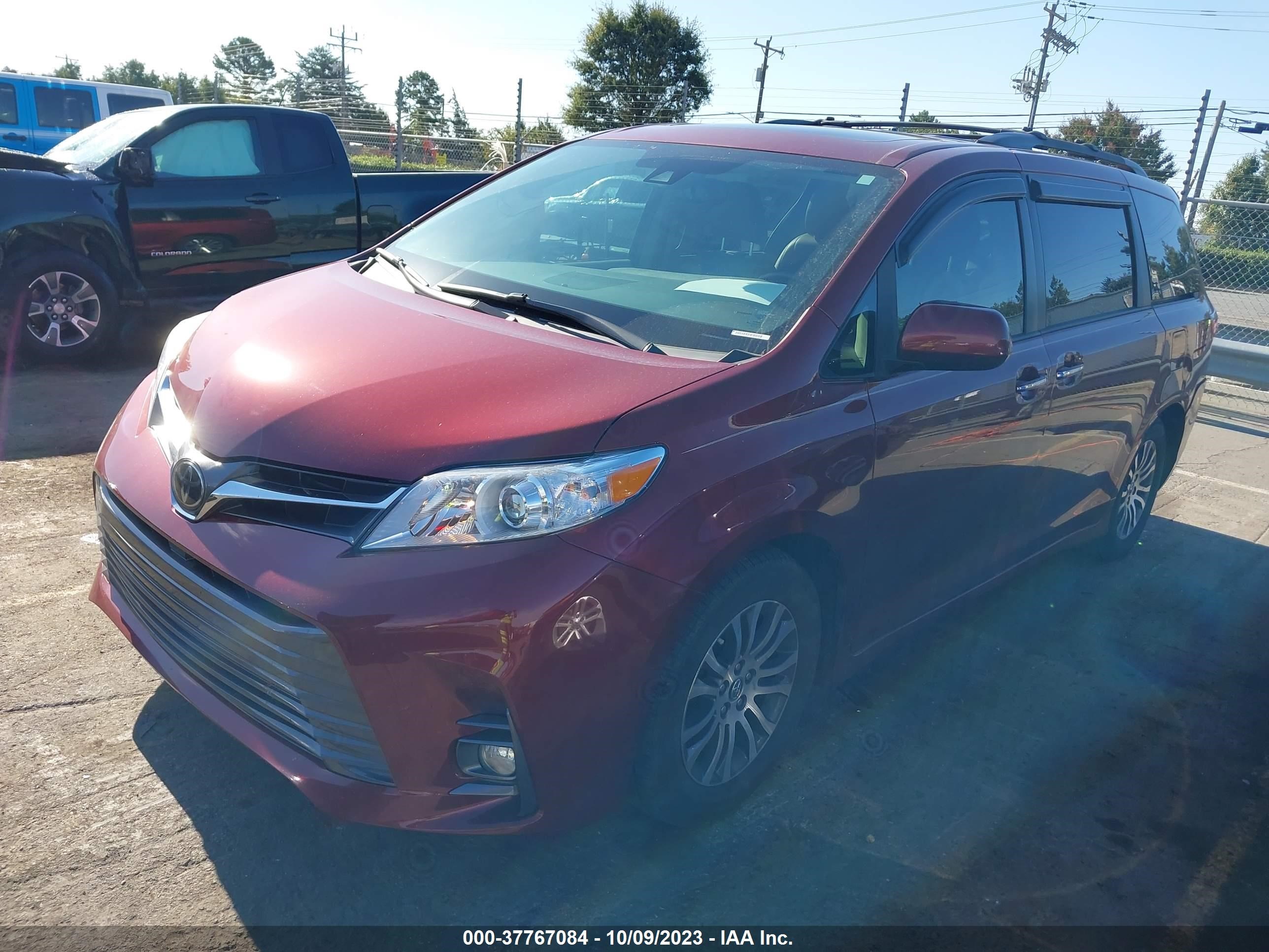 Photo 1 VIN: 5TDYZ3DC6KS012779 - TOYOTA SIENNA 