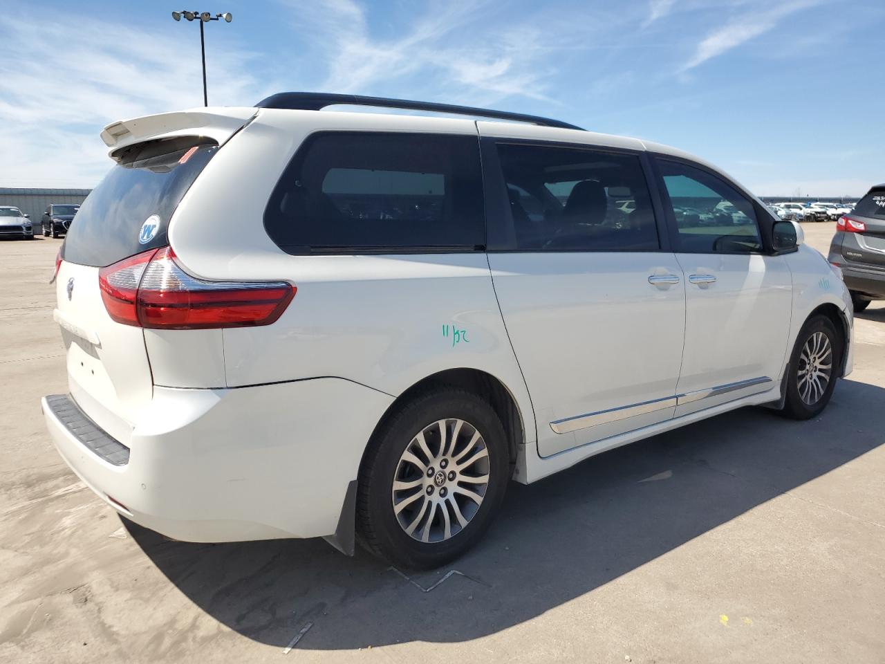 Photo 2 VIN: 5TDYZ3DC6LS083983 - TOYOTA SIENNA 