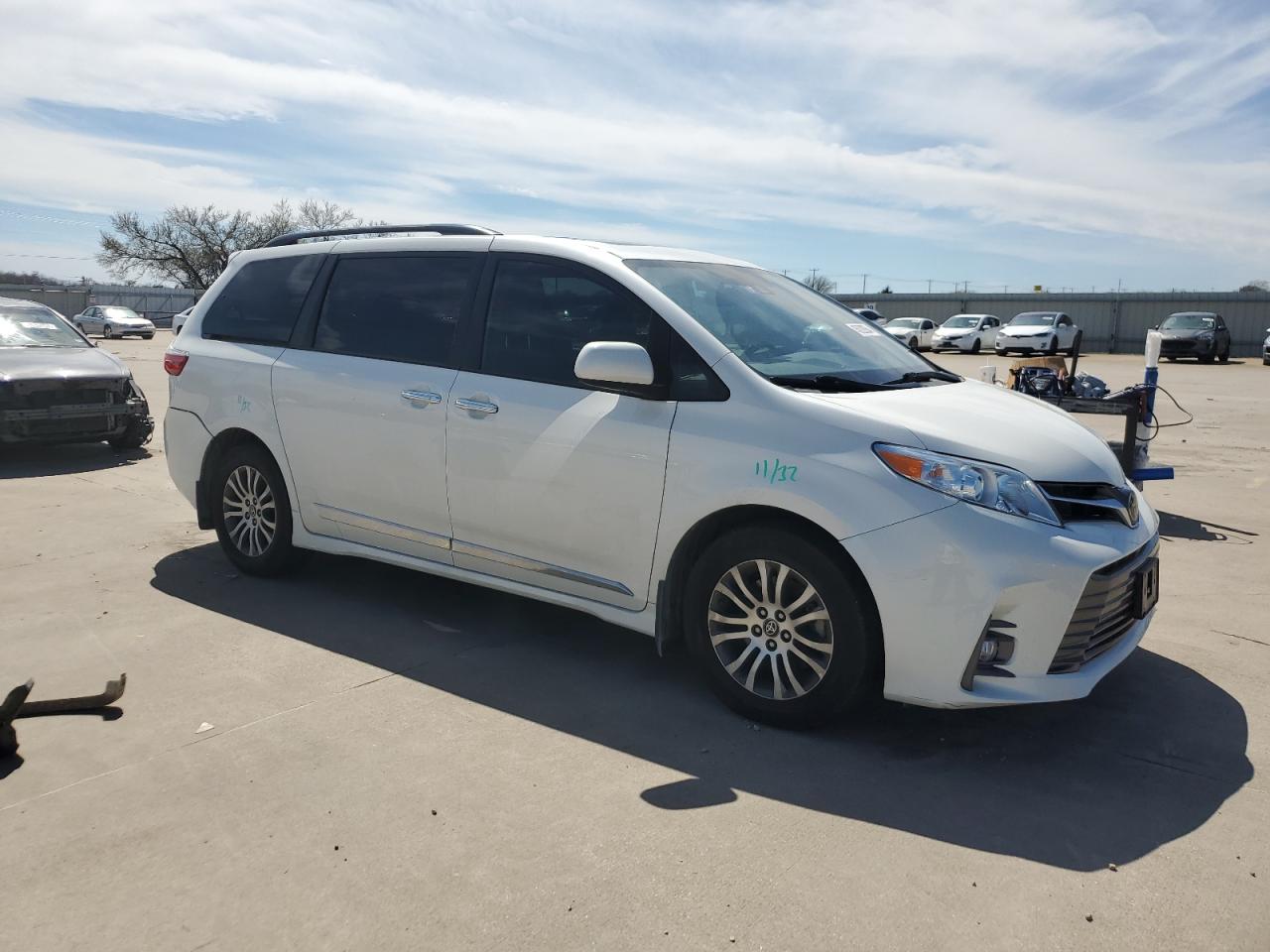 Photo 3 VIN: 5TDYZ3DC6LS083983 - TOYOTA SIENNA 