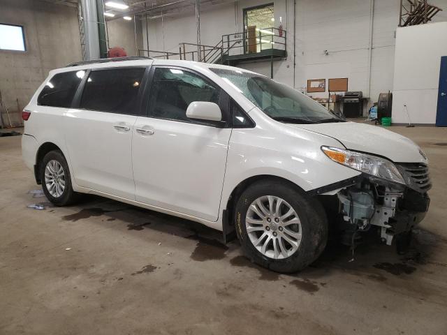 Photo 3 VIN: 5TDYZ3DC7HS801256 - TOYOTA SIENNA XLE 