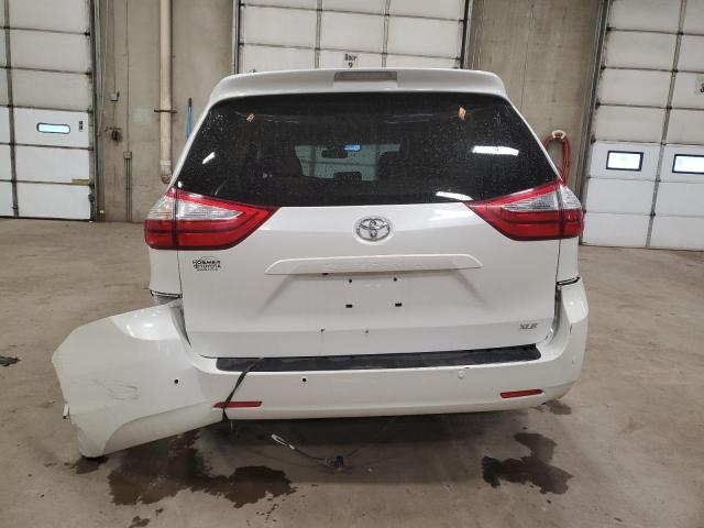 Photo 5 VIN: 5TDYZ3DC7HS801256 - TOYOTA SIENNA XLE 