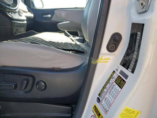 Photo 12 VIN: 5TDYZ3DC7HS810930 - TOYOTA SIENNA XLE 