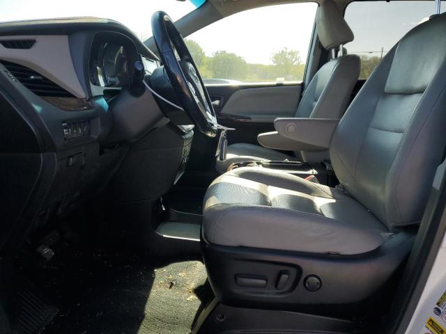 Photo 6 VIN: 5TDYZ3DC7HS810930 - TOYOTA SIENNA XLE 