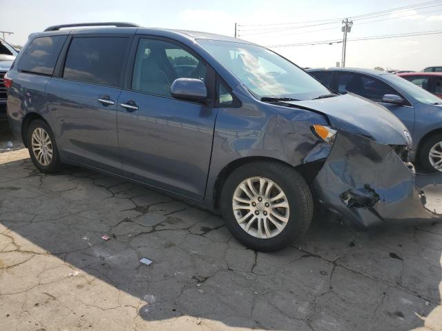 Photo 3 VIN: 5TDYZ3DC7HS817764 - TOYOTA SIENNA XLE 