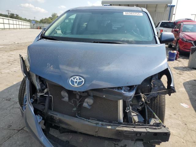 Photo 4 VIN: 5TDYZ3DC7HS817764 - TOYOTA SIENNA XLE 