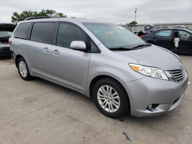 Photo 3 VIN: 5TDYZ3DC7HS829008 - TOYOTA SIENNA XLE 