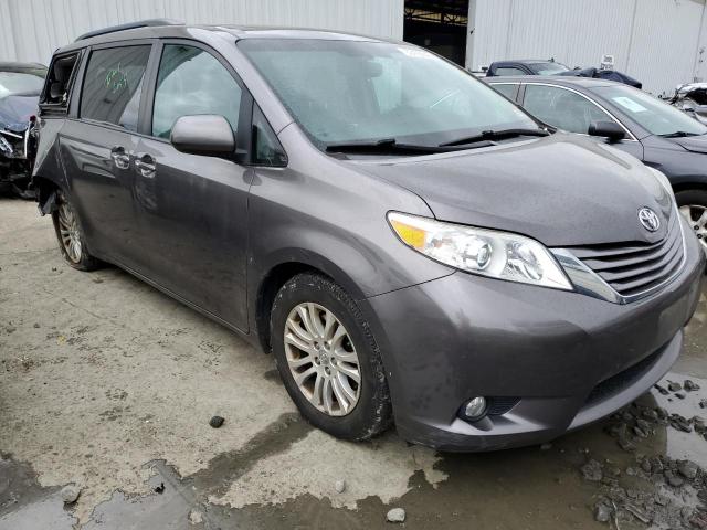 Photo 0 VIN: 5TDYZ3DC7HS835259 - TOYOTA SIENNA XLE 