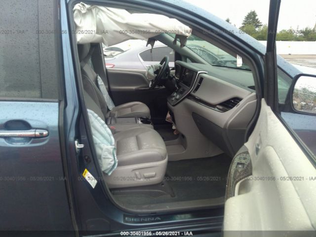 Photo 4 VIN: 5TDYZ3DC7HS849663 - TOYOTA SIENNA 