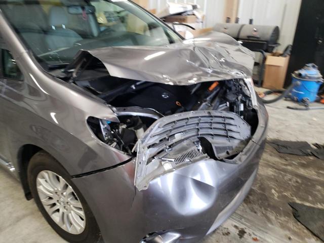 Photo 8 VIN: 5TDYZ3DC7HS855396 - TOYOTA SIENNA XLE 