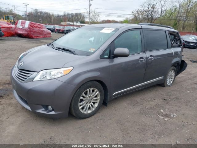 Photo 1 VIN: 5TDYZ3DC7HS868441 - TOYOTA SIENNA 