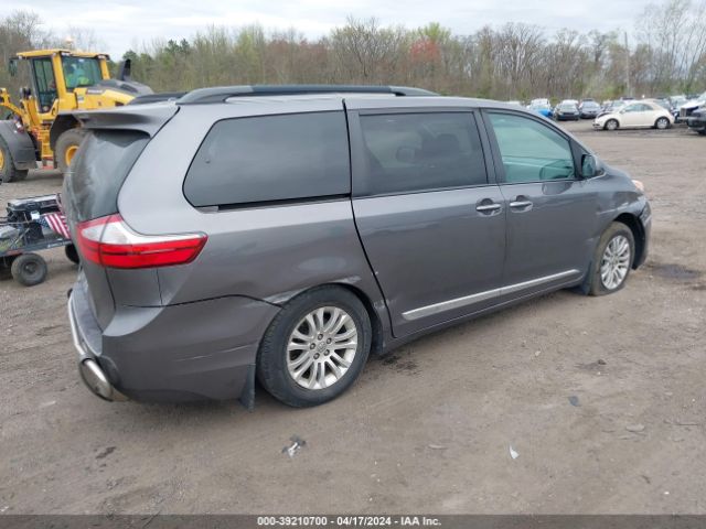 Photo 3 VIN: 5TDYZ3DC7HS868441 - TOYOTA SIENNA 