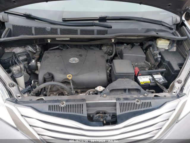 Photo 9 VIN: 5TDYZ3DC7HS868441 - TOYOTA SIENNA 