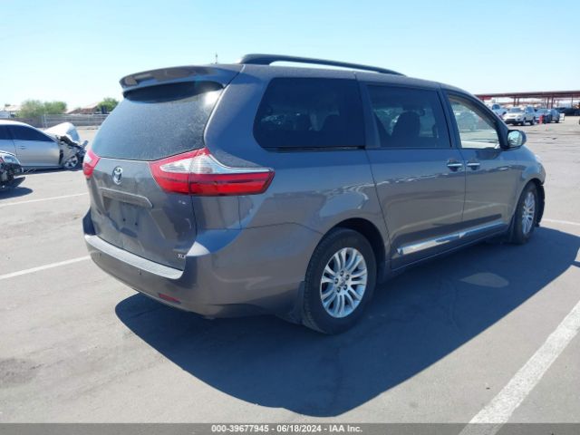 Photo 3 VIN: 5TDYZ3DC7HS869475 - TOYOTA SIENNA 