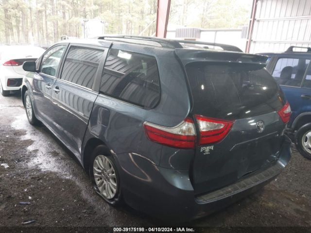 Photo 2 VIN: 5TDYZ3DC7HS872571 - TOYOTA SIENNA 