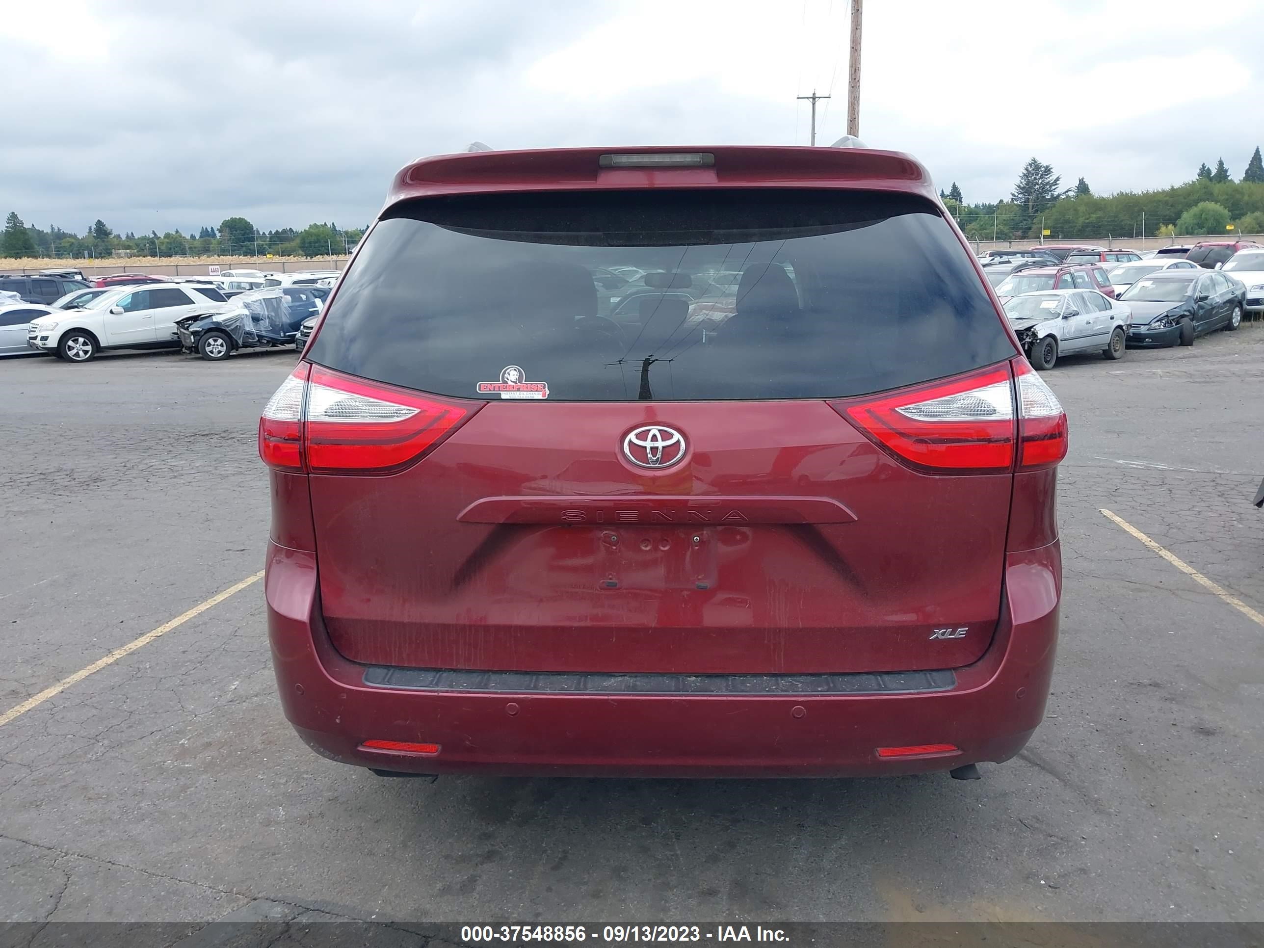 Photo 15 VIN: 5TDYZ3DC7HS881139 - TOYOTA SIENNA 