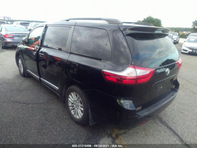 Photo 2 VIN: 5TDYZ3DC7HS883571 - TOYOTA SIENNA 