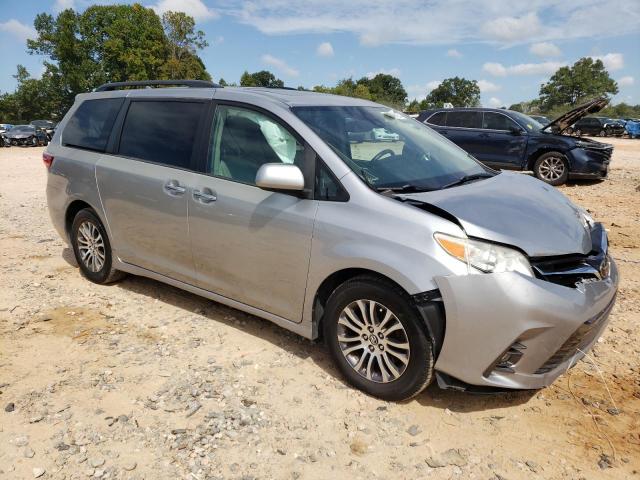 Photo 3 VIN: 5TDYZ3DC7JS924982 - TOYOTA SIENNA XLE 