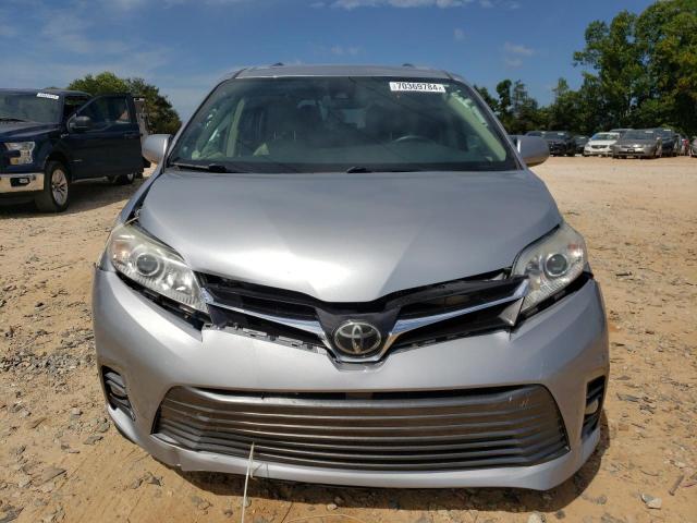 Photo 4 VIN: 5TDYZ3DC7JS924982 - TOYOTA SIENNA XLE 