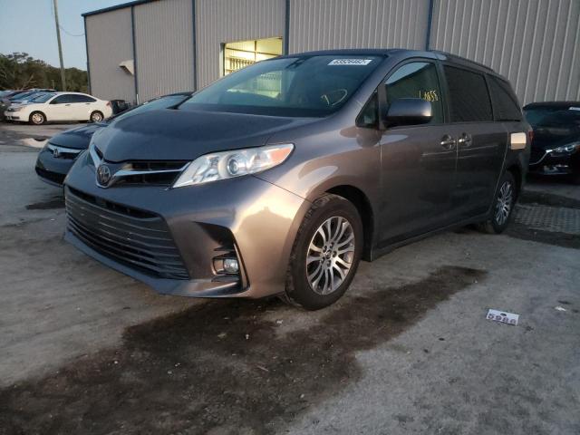 Photo 1 VIN: 5TDYZ3DC7JS929034 - TOYOTA SIENNA XLE 