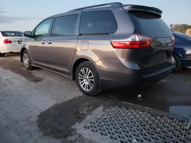 Photo 2 VIN: 5TDYZ3DC7JS929034 - TOYOTA SIENNA XLE 