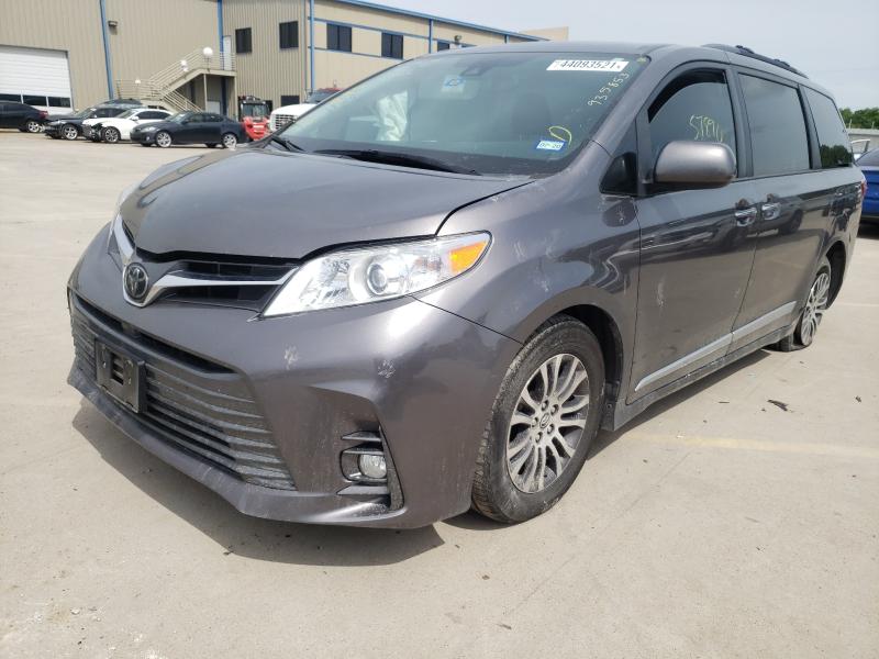 Photo 1 VIN: 5TDYZ3DC7JS935853 - TOYOTA SIENNA XLE 