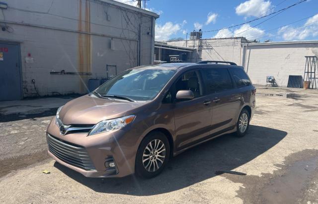 Photo 1 VIN: 5TDYZ3DC7JS936629 - TOYOTA SIENNA XLE 