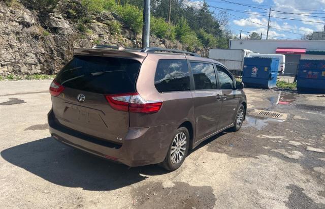 Photo 3 VIN: 5TDYZ3DC7JS936629 - TOYOTA SIENNA XLE 