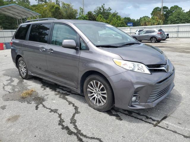 Photo 3 VIN: 5TDYZ3DC7JS962860 - TOYOTA SIENNA XLE 