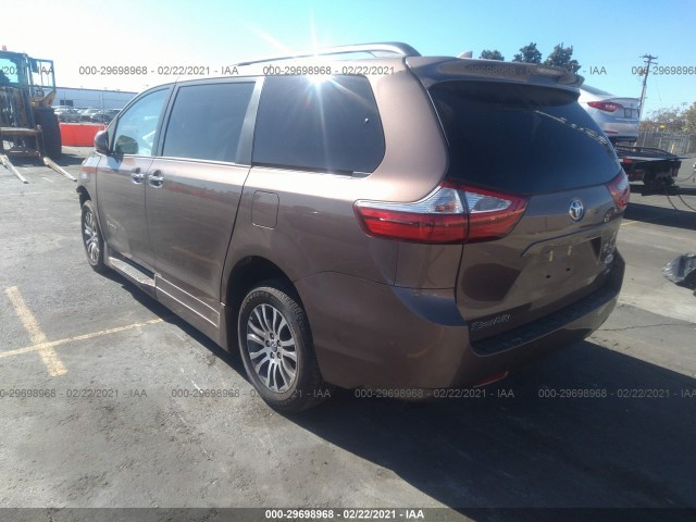 Photo 2 VIN: 5TDYZ3DC7KS007977 - TOYOTA SIENNA 