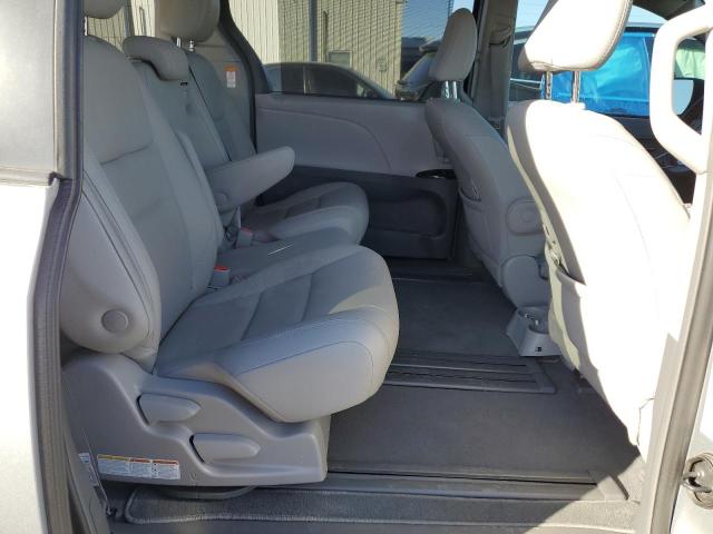 Photo 10 VIN: 5TDYZ3DC7KS012824 - TOYOTA SIENNA XLE 