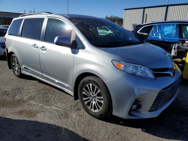 Photo 3 VIN: 5TDYZ3DC7KS012824 - TOYOTA SIENNA XLE 