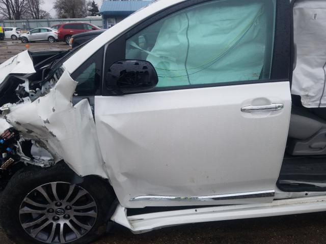 Photo 9 VIN: 5TDYZ3DC7KS984634 - TOYOTA SIENNA XLE 