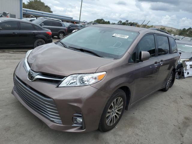 Photo 1 VIN: 5TDYZ3DC7KS997898 - TOYOTA SIENNA XLE 