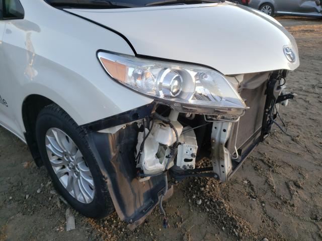 Photo 8 VIN: 5TDYZ3DC8HS767134 - TOYOTA SIENNA XLE 