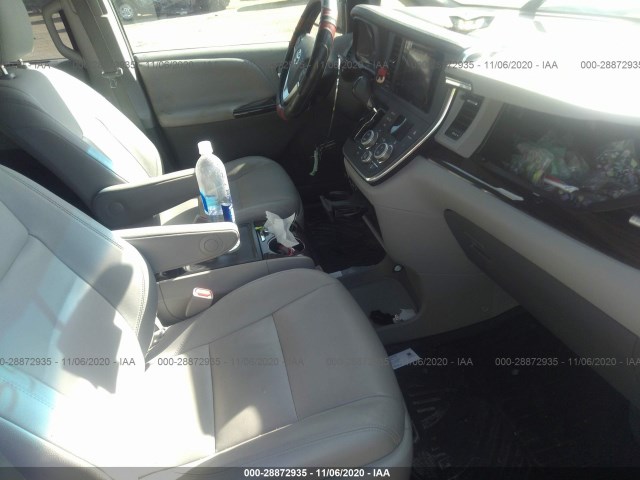 Photo 4 VIN: 5TDYZ3DC8HS778716 - TOYOTA SIENNA 