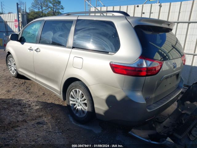 Photo 2 VIN: 5TDYZ3DC8HS781261 - TOYOTA SIENNA 