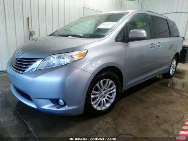 Photo 1 VIN: 5TDYZ3DC8HS781521 - TOYOTA SIENNA 