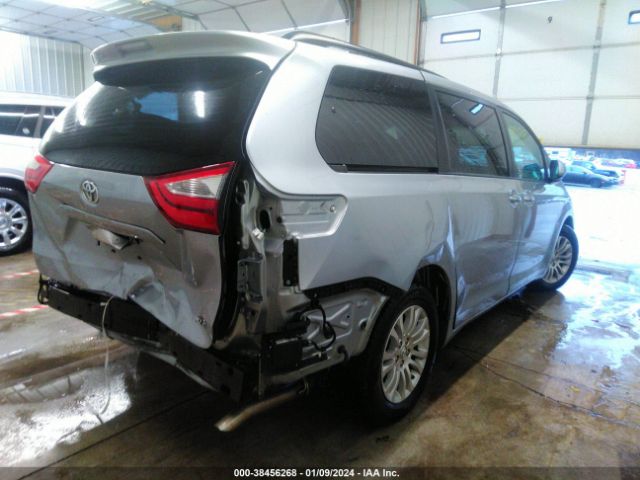 Photo 3 VIN: 5TDYZ3DC8HS781521 - TOYOTA SIENNA 