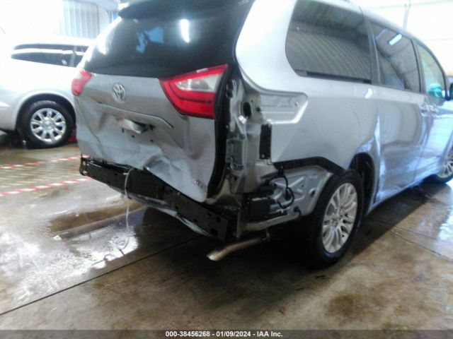 Photo 5 VIN: 5TDYZ3DC8HS781521 - TOYOTA SIENNA 