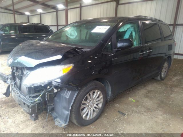 Photo 1 VIN: 5TDYZ3DC8HS811889 - TOYOTA SIENNA 