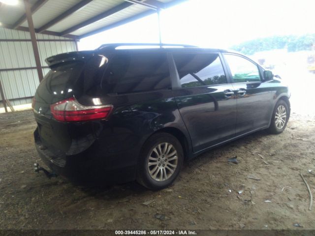 Photo 3 VIN: 5TDYZ3DC8HS811889 - TOYOTA SIENNA 