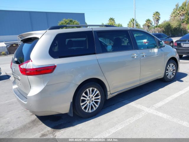 Photo 3 VIN: 5TDYZ3DC8HS812069 - TOYOTA SIENNA 