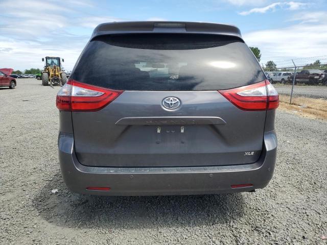 Photo 5 VIN: 5TDYZ3DC8HS813450 - TOYOTA SIENNA XLE 