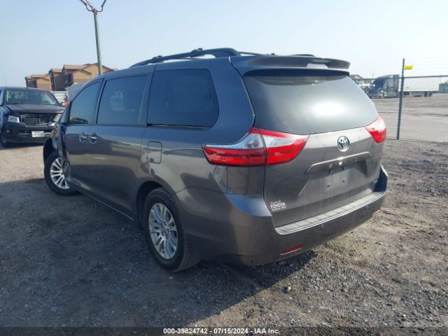 Photo 2 VIN: 5TDYZ3DC8HS819149 - TOYOTA SIENNA 